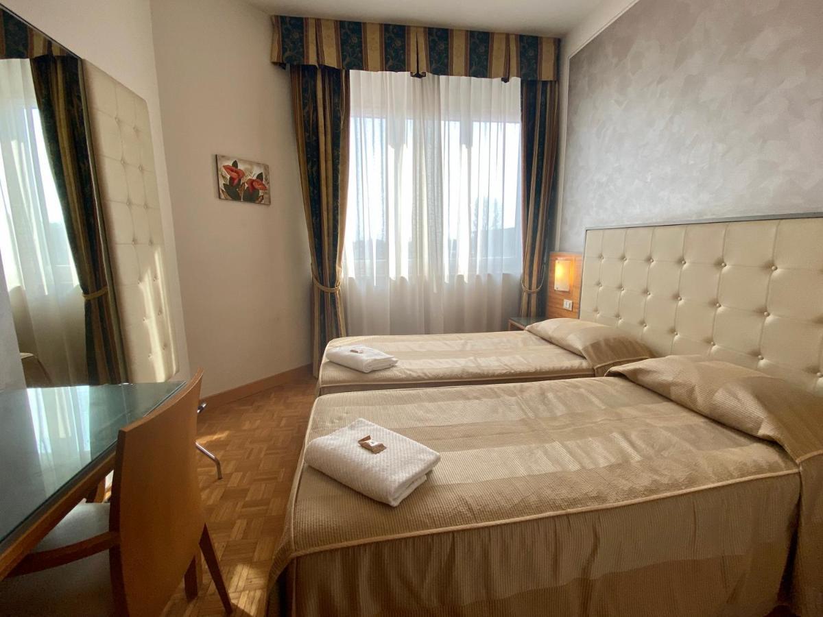Hotel Riviera Segrate Bagian luar foto