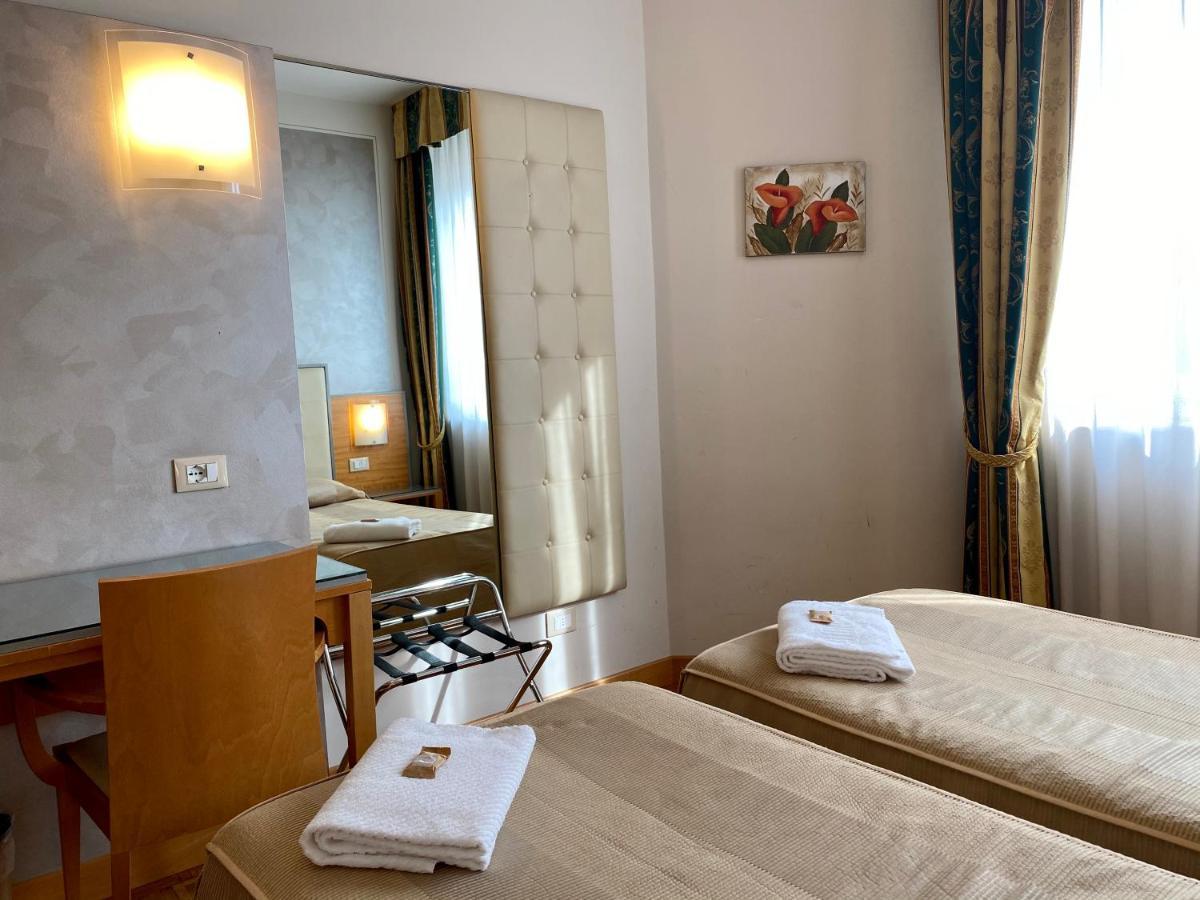 Hotel Riviera Segrate Bagian luar foto