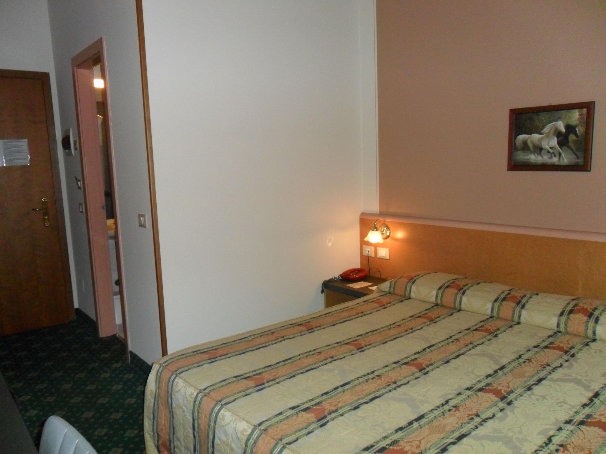 Hotel Riviera Segrate Bagian luar foto