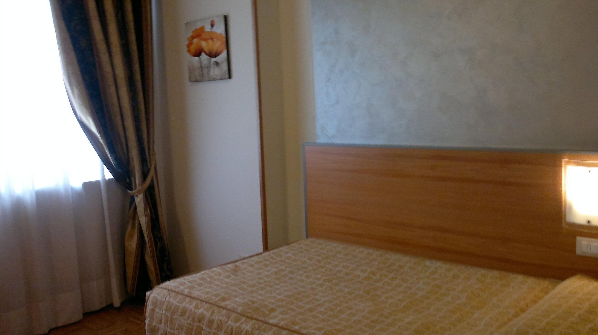 Hotel Riviera Segrate Bagian luar foto