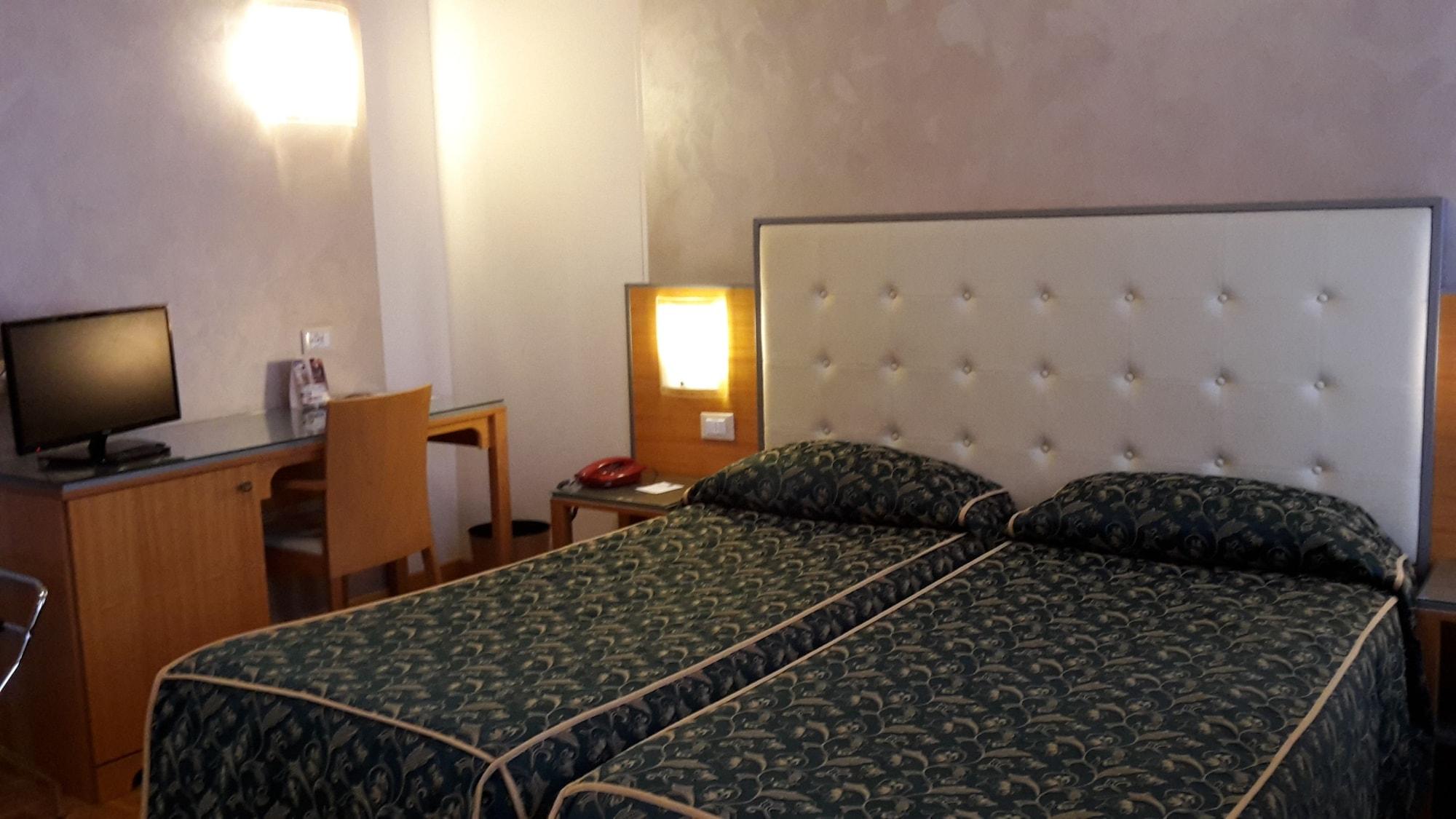 Hotel Riviera Segrate Bagian luar foto