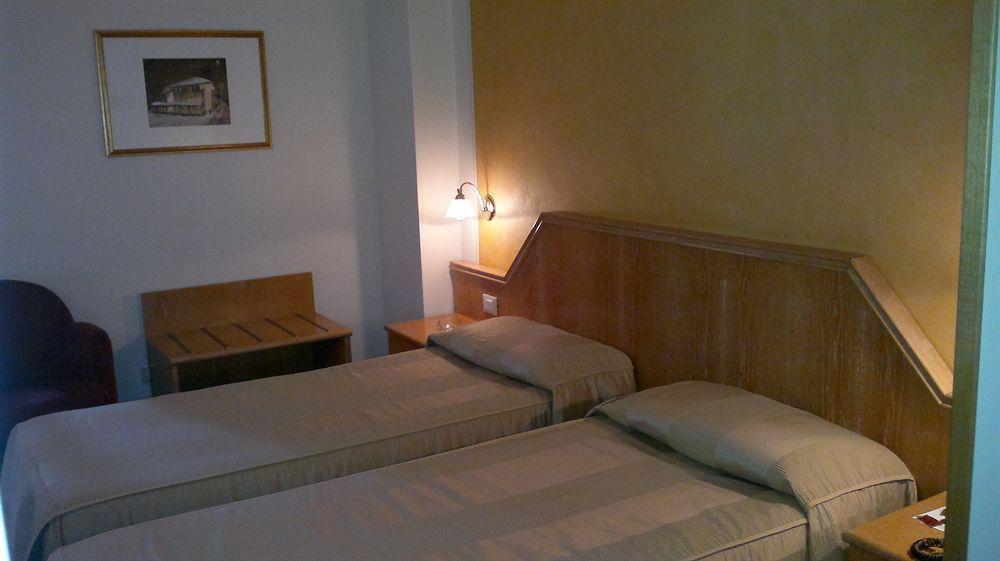 Hotel Riviera Segrate Bagian luar foto