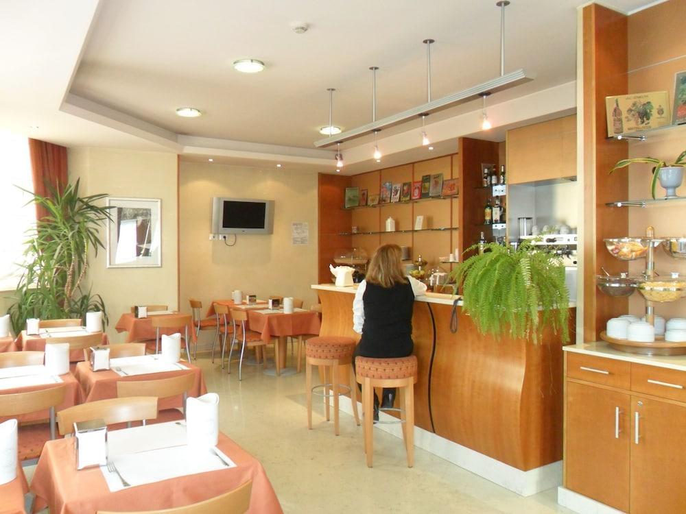 Hotel Riviera Segrate Bagian luar foto