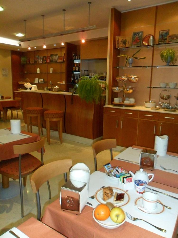 Hotel Riviera Segrate Bagian luar foto